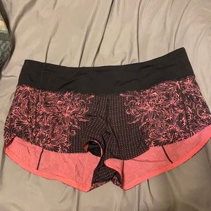 Lululemon pink and black 2.5” speed shorts